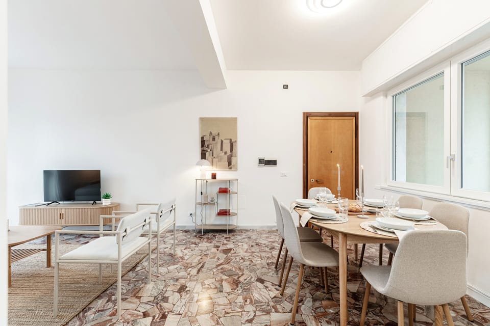 Apartment | Dining