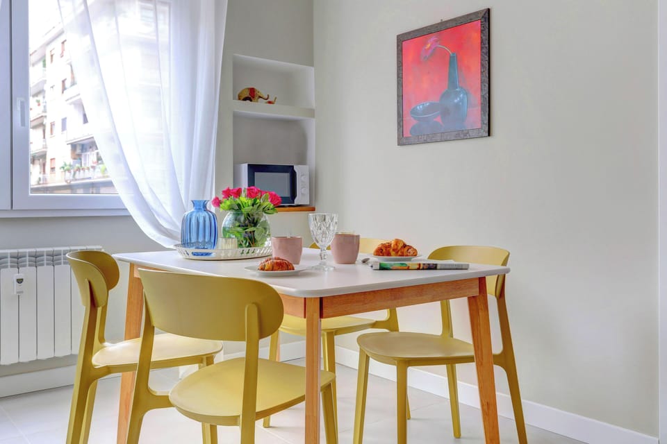Comfort Apartment | Private kitchen | Microwave, oven, stovetop, highchair