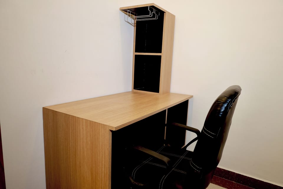 Deluxe Double Room, City View | Interior