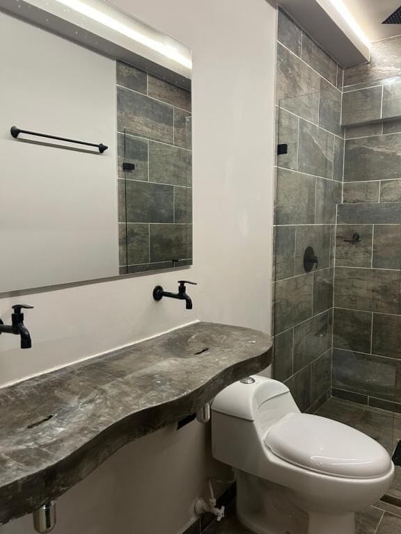 Family Room | Bathroom