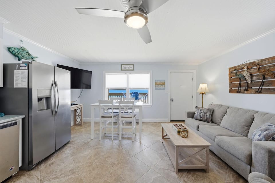 Condo, 1 Queen Bed with Sofa bed (Gulf Village 207) | Living area