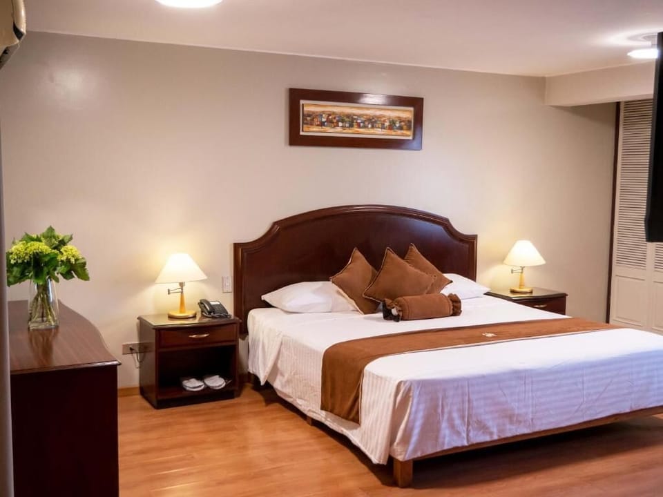 Superior Suite, City View | Premium bedding, minibar, in-room safe, desk