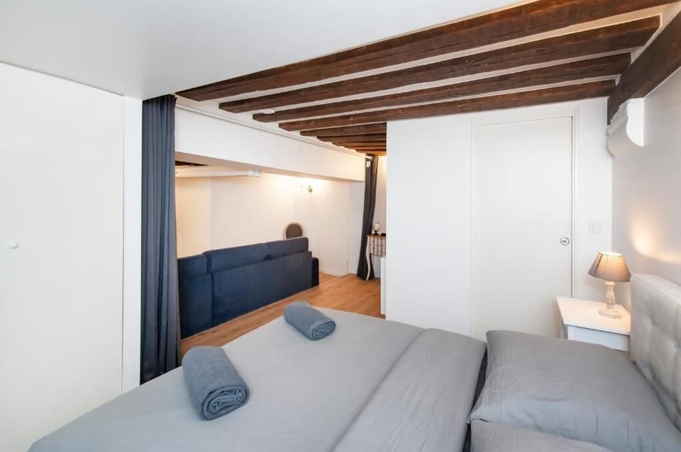 Akila Apart City - Place du Panthéon Apartment in Paris