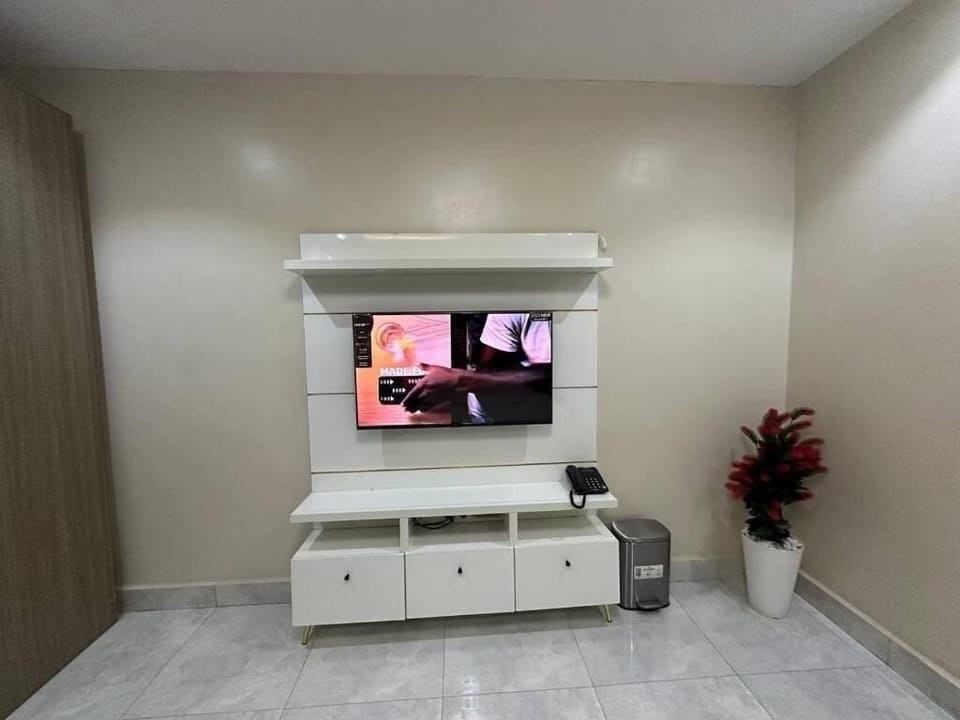 Deluxe Apartment, Balcony, City View | Interior