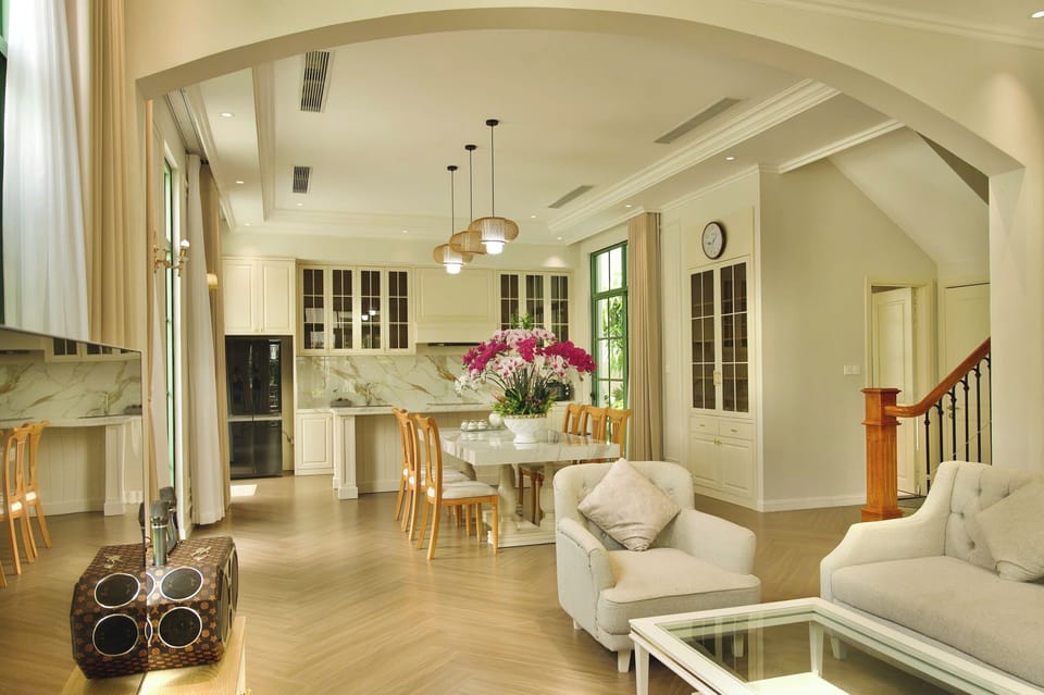 Luxury Villa, City View | Living area