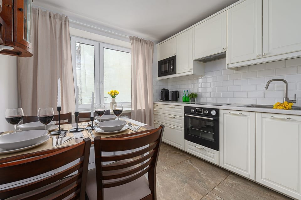 Classic Apartment, City View | Private kitchen