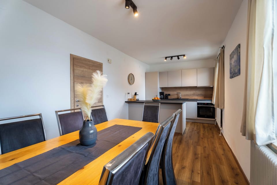 Comfort Chalet, Mountain View | Dining