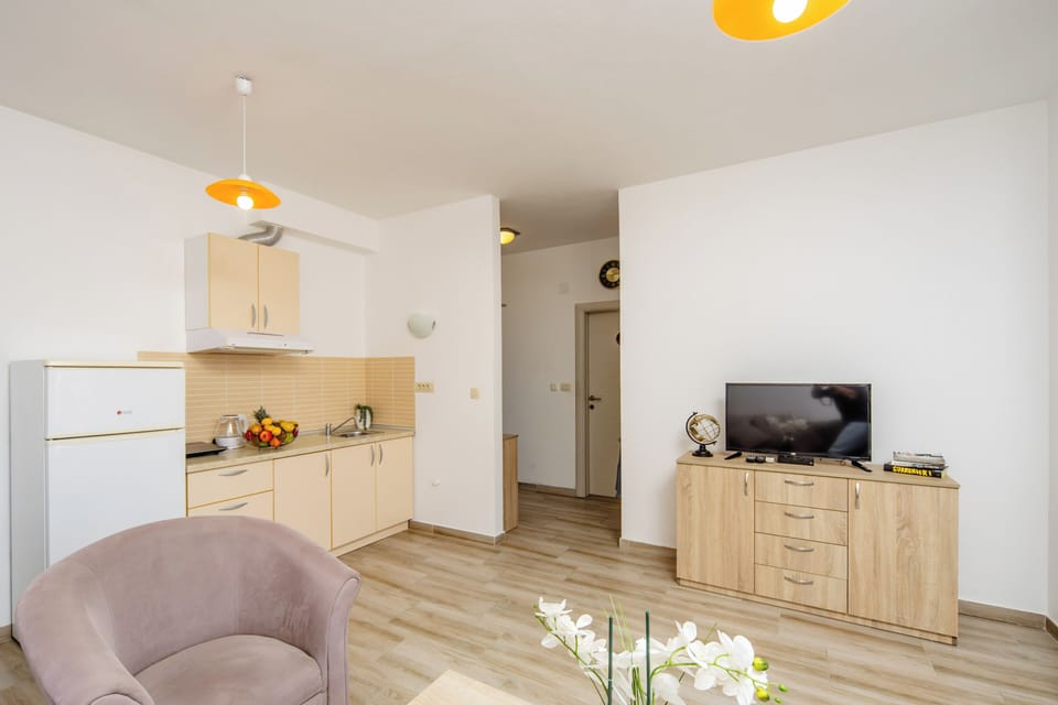 Family Apartment, Balcony | Living area