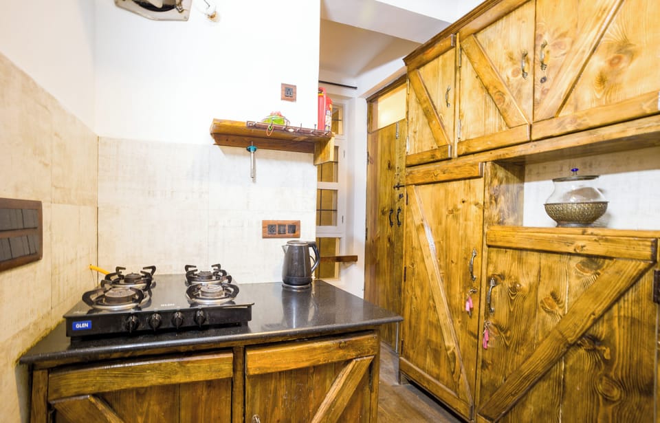 Deluxe Villa, Balcony, Courtyard View | Private kitchen | Toaster