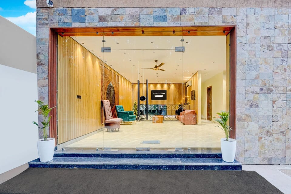 House | Reception
