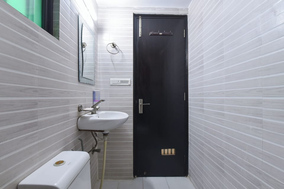 Deluxe Double Room, City View | Bathroom