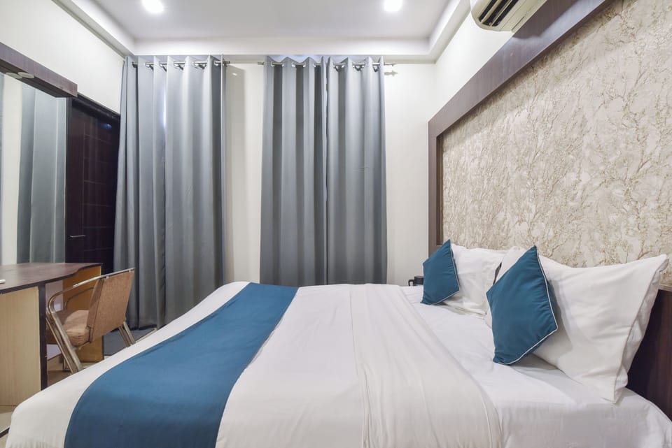 Deluxe Double Room, City View