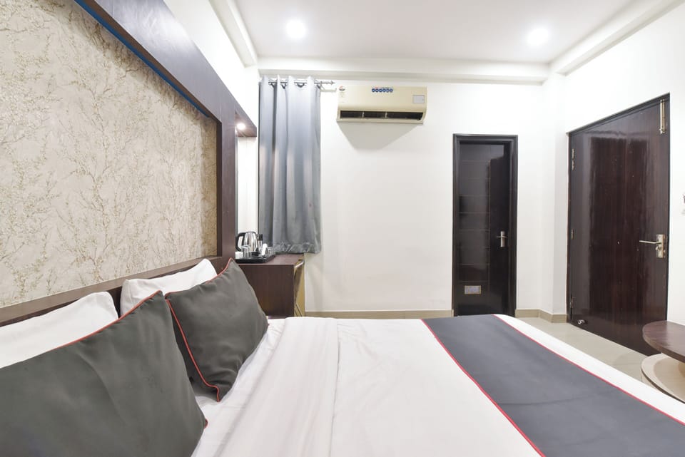 Deluxe Double Room, City View