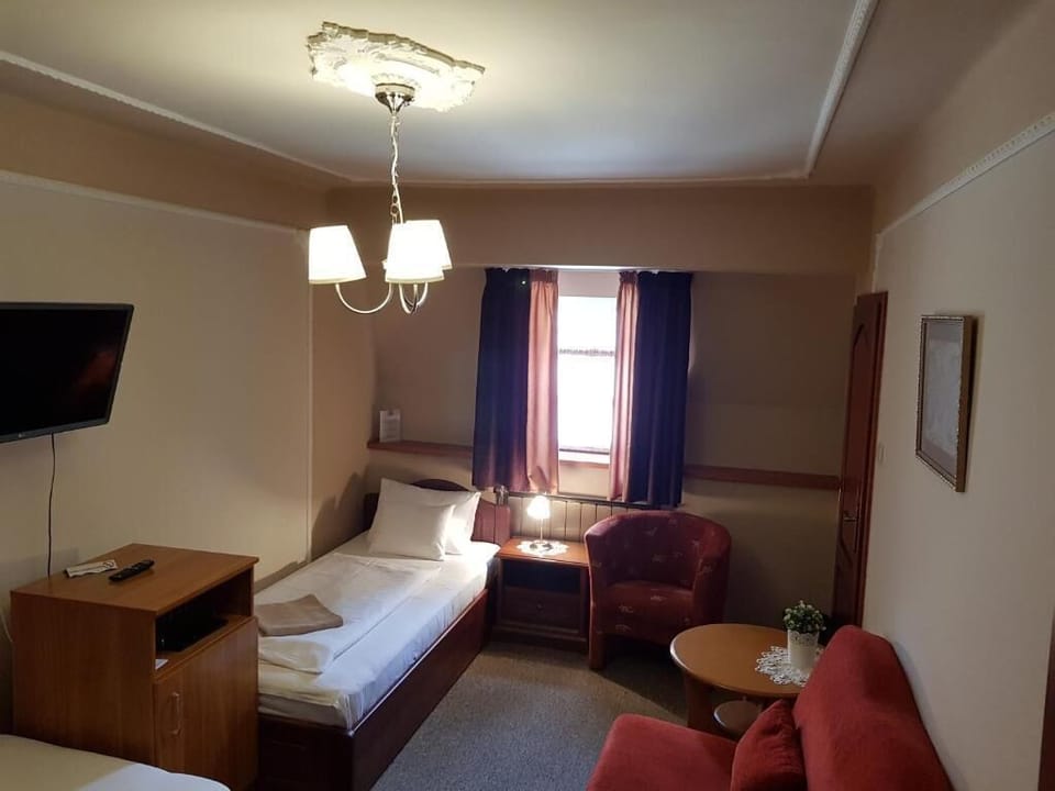 Classic Triple Room, City View | In-room safe, blackout drapes, cribs (surcharge), WiFi (free)