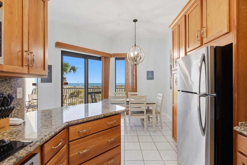 Condo, 1 King Bed with Sofa bed (Phoenix 6 102) | Private kitchen