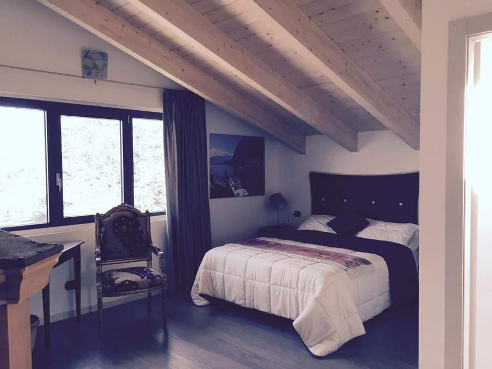 Family Room | Soundproofing, iron/ironing board, free WiFi