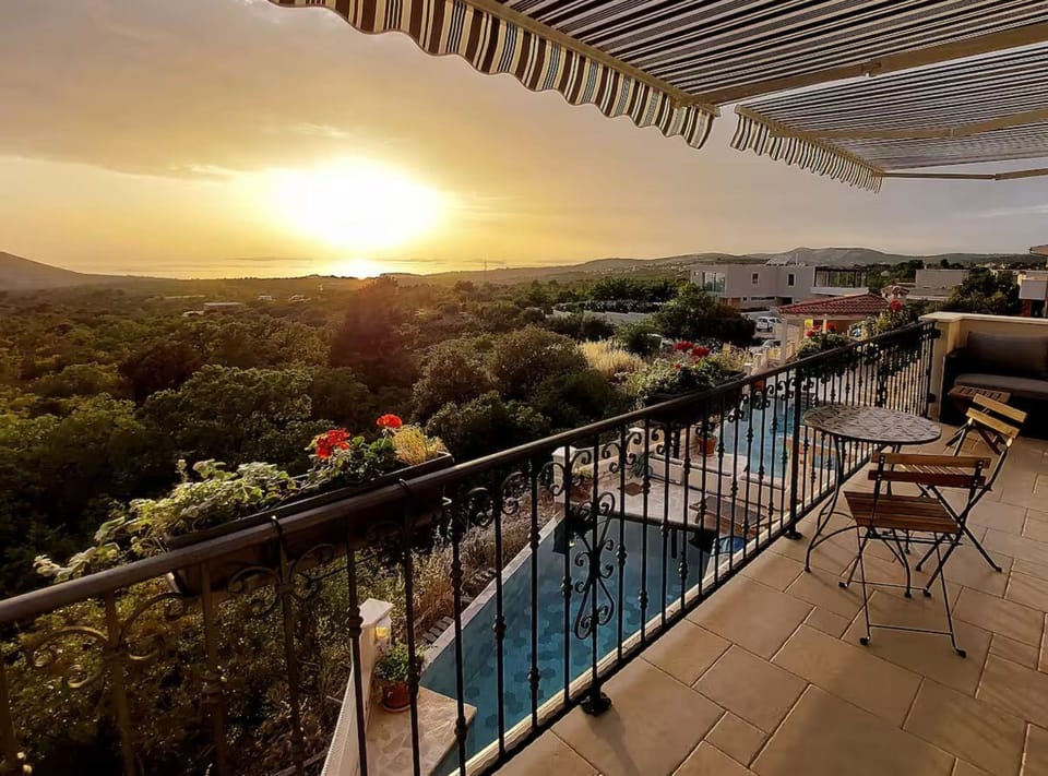 House (Four bedroom Villa) | Outdoor pool