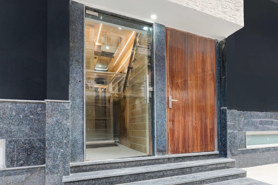 House | Reception
