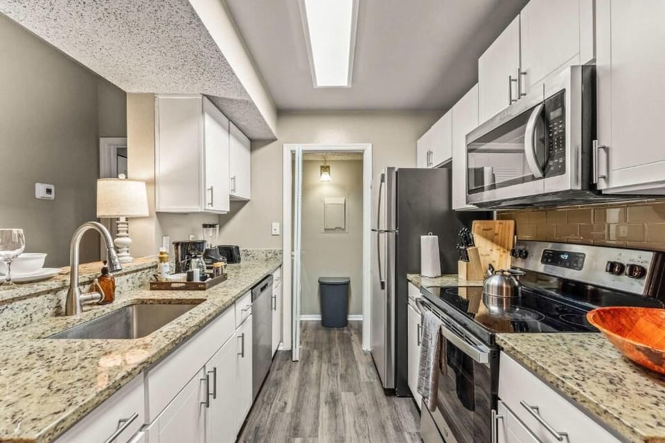 Apartment, Patio | Private kitchen | Coffee/tea maker