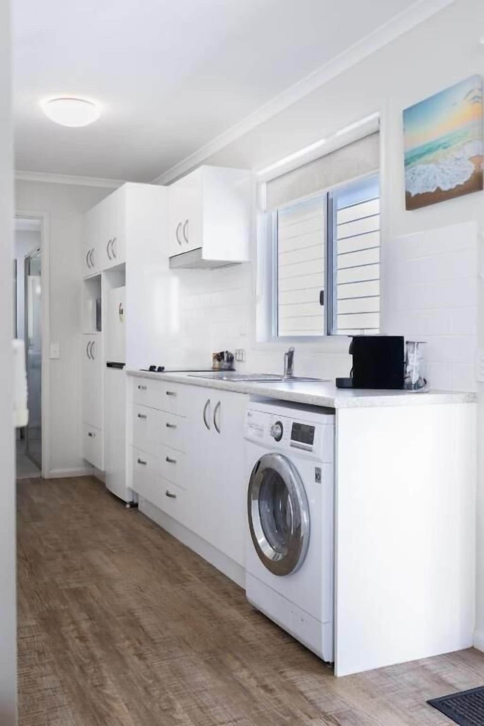 Deluxe Cabin, Balcony, River View | Private kitchen
