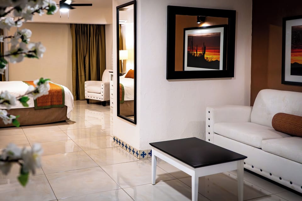 Comfort Room, City View | Desk, laptop workspace, free WiFi