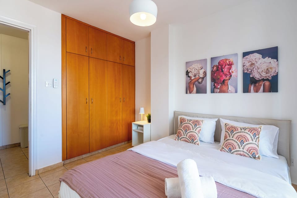 Apartment, 1 Double Bed, Kitchen, City View | Egyptian cotton sheets, premium bedding, blackout drapes