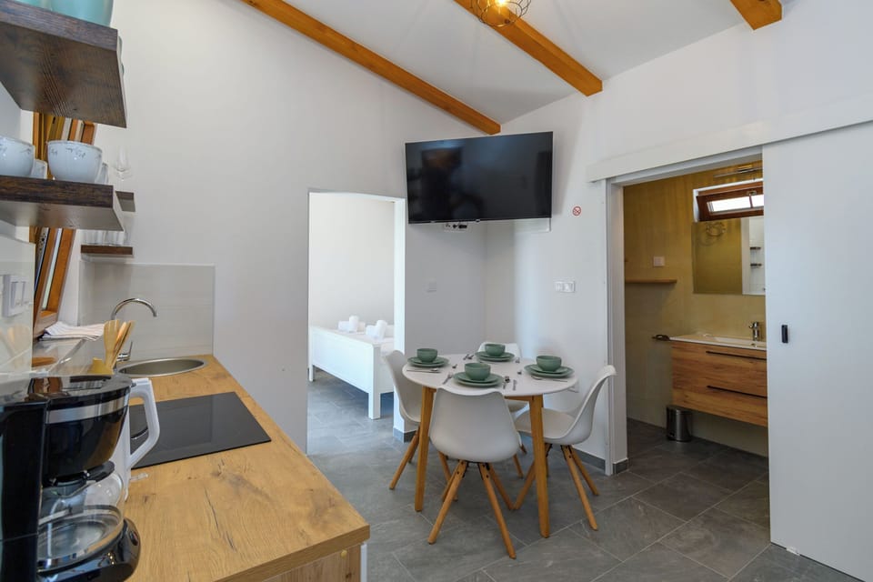 House | Private kitchen | Fridge, microwave, stovetop, dishwasher
