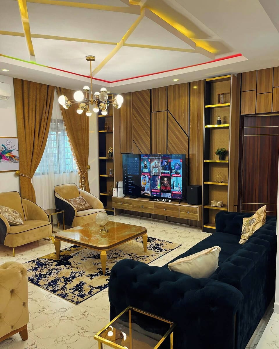 Comfort Apartment, Balcony, City View | Living area
