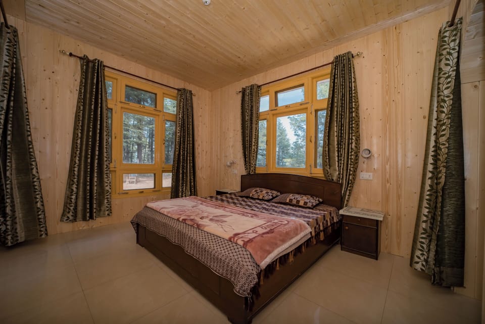 Deluxe Double Room, Garden View