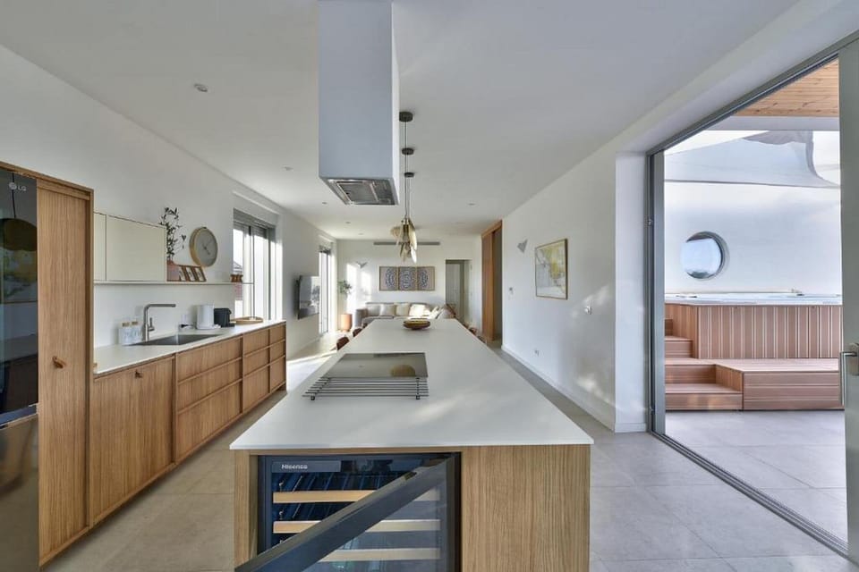 Apartment (A1) | Private kitchen | Espresso maker, coffee/tea maker, fridge, oven