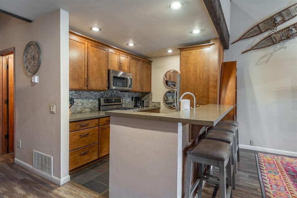 Condo, 3 Bedrooms | Private kitchen | Coffee/tea maker, fridge, oven, toaster