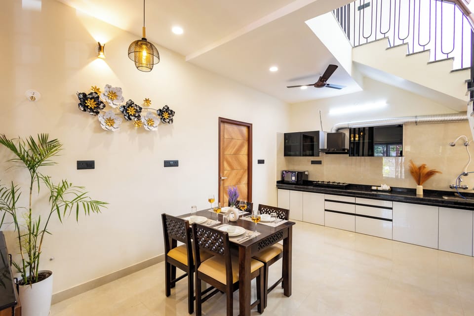 Deluxe Villa | Dining