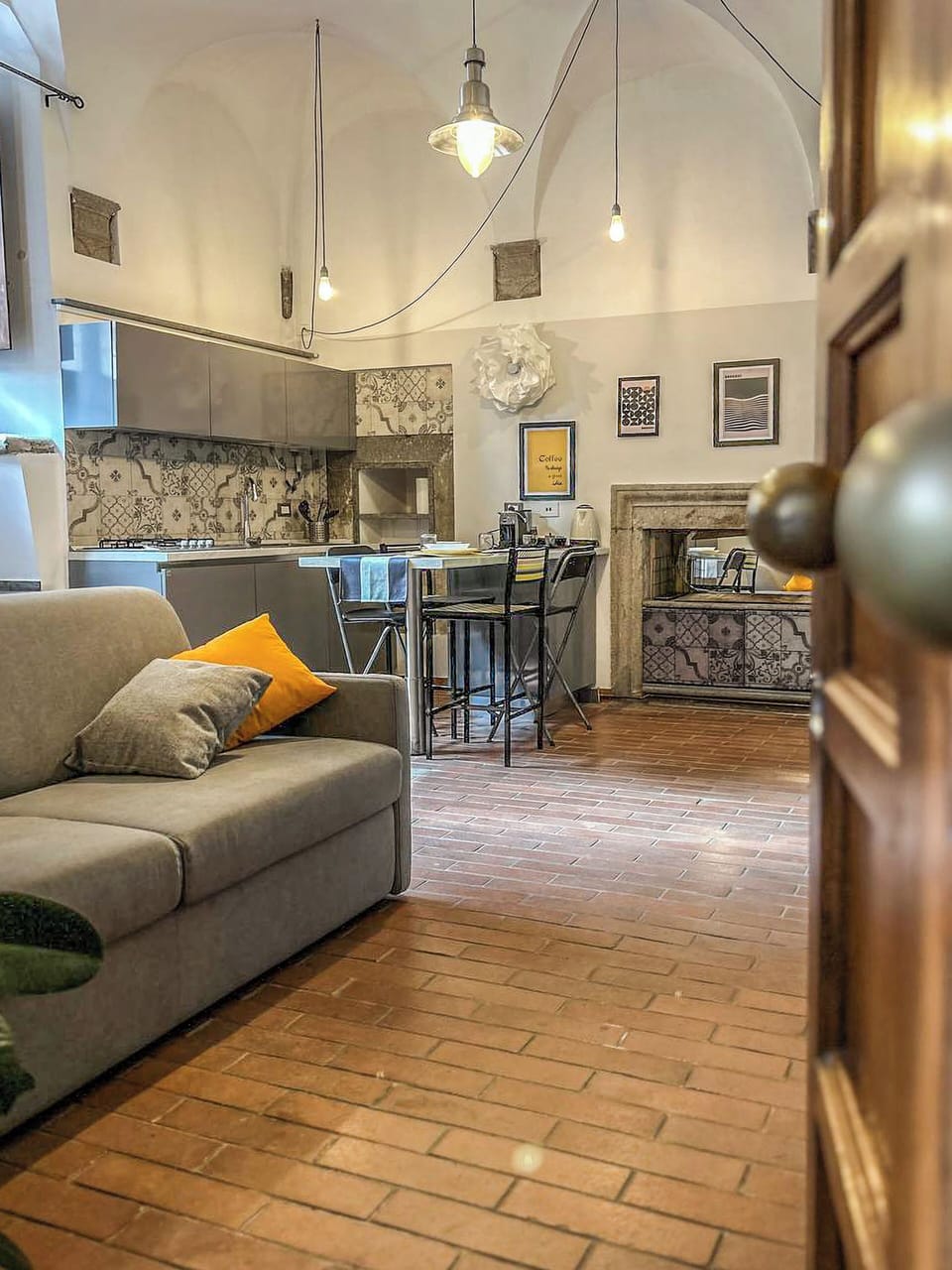 Apartment | Living area | 40-inch flat-screen TV with satellite channels