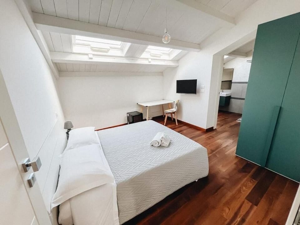 Double Room | Free WiFi, bed sheets