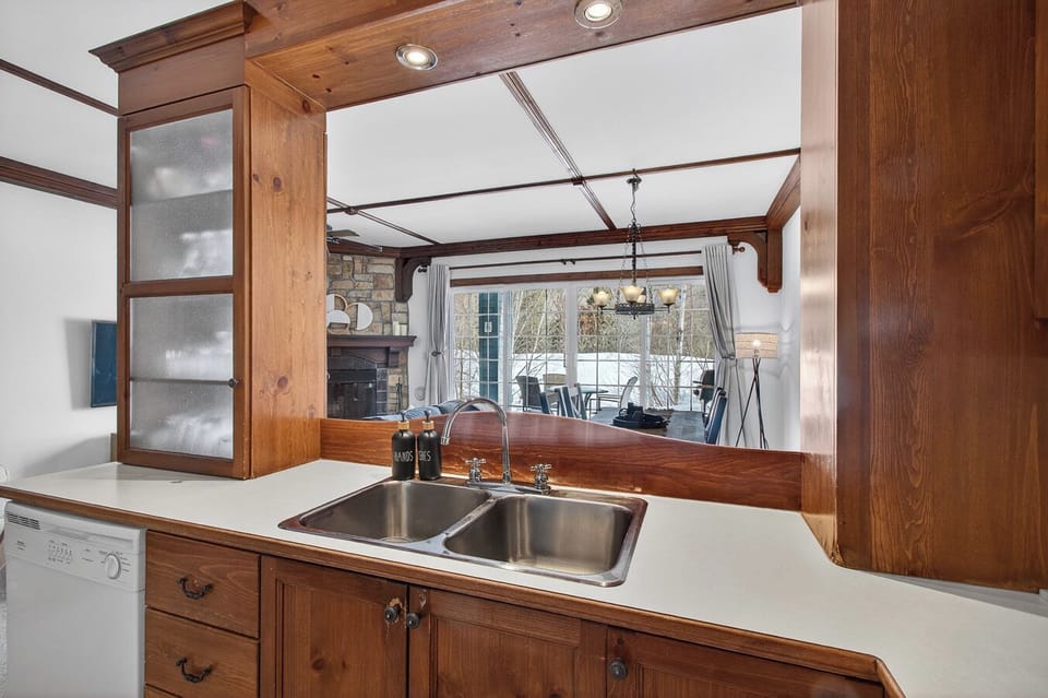 Comfort Condo | Private kitchen | Full-size fridge, microwave, oven, stovetop