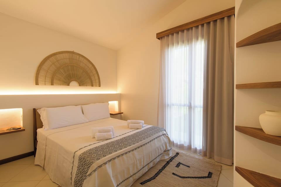 Minibar, desk, free WiFi, bed sheets