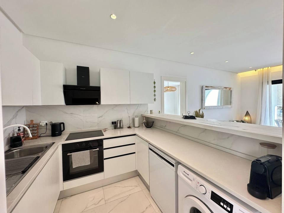 Apartment, 2 Bedrooms, Smoking, Balcony | Interior