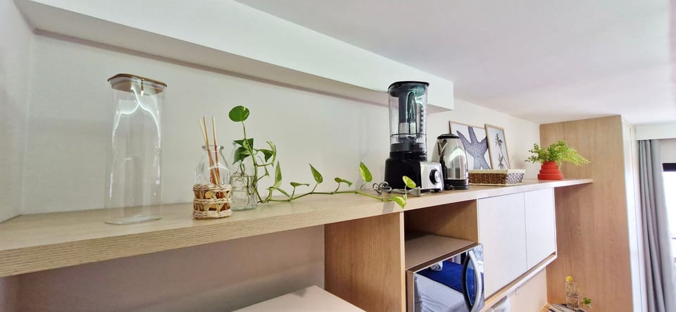 Comfort Apartment | Private kitchen | Fridge, microwave, cookware/dishes/utensils