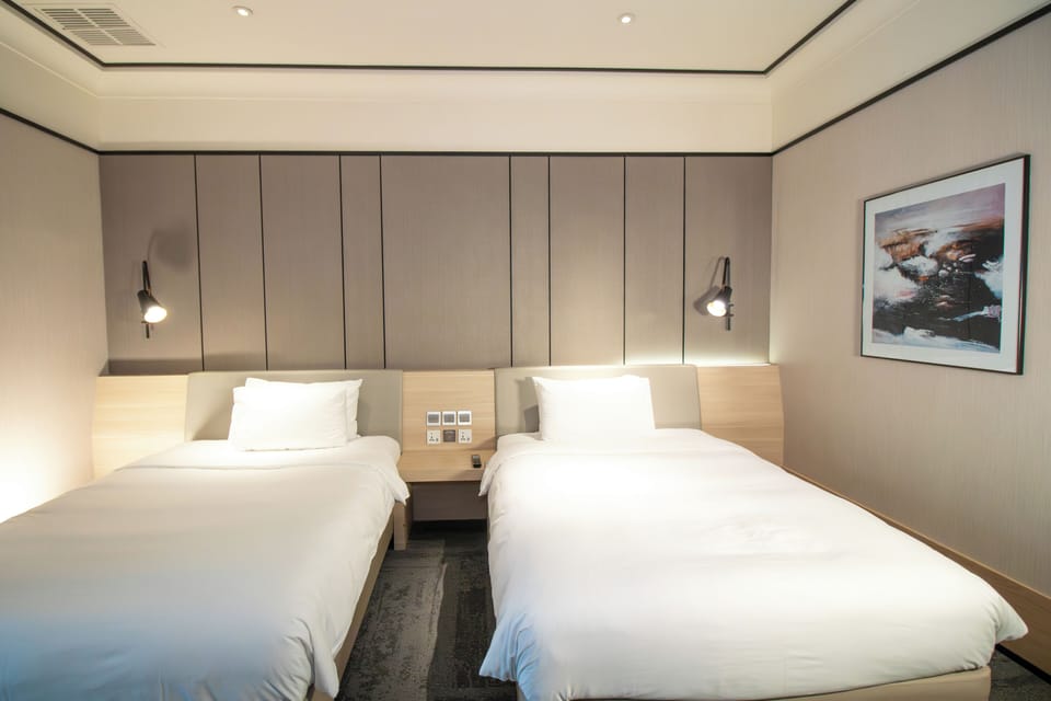 Egyptian cotton sheets, premium bedding, WiFi (free), bed sheets