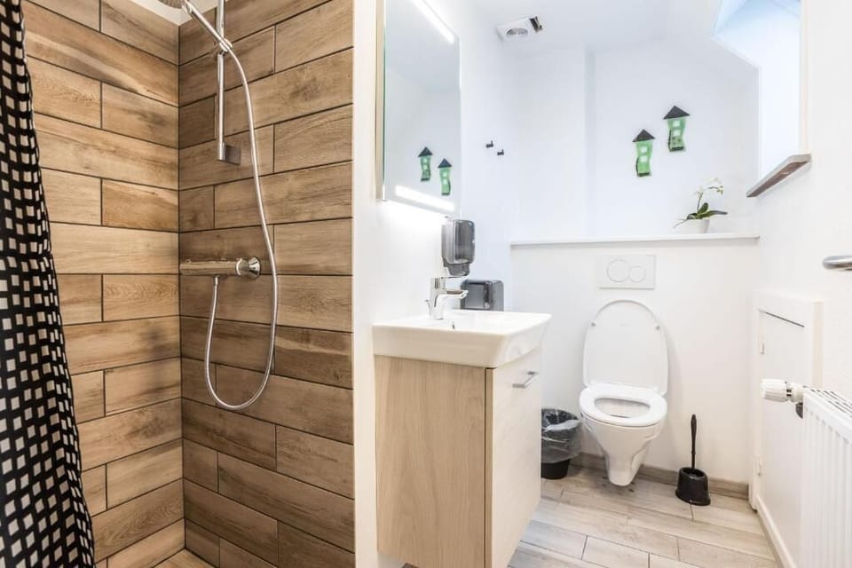 Double Room, Balcony, Ocean View | Bathroom
