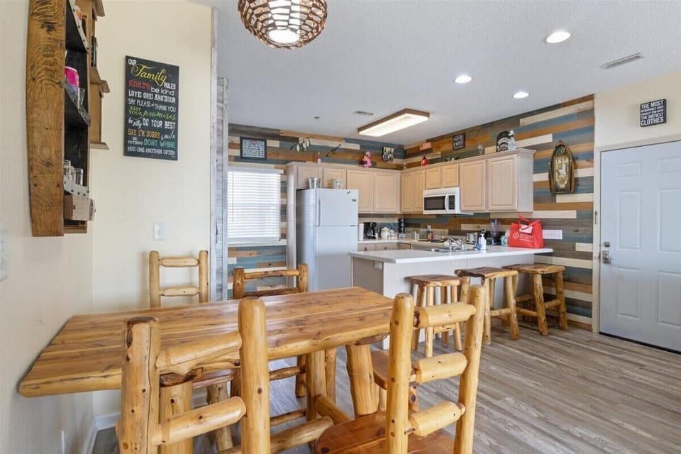 Condo, Multiple Beds, Patio (179 Vintage Land 2A) | 2 bedrooms, individually decorated, individually furnished, bed sheets