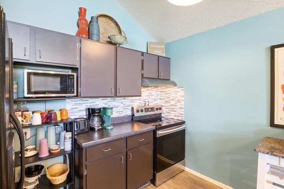 House, Multiple Beds, Patio, Pool View (147 Walkers Cay Dr) | Private kitchen