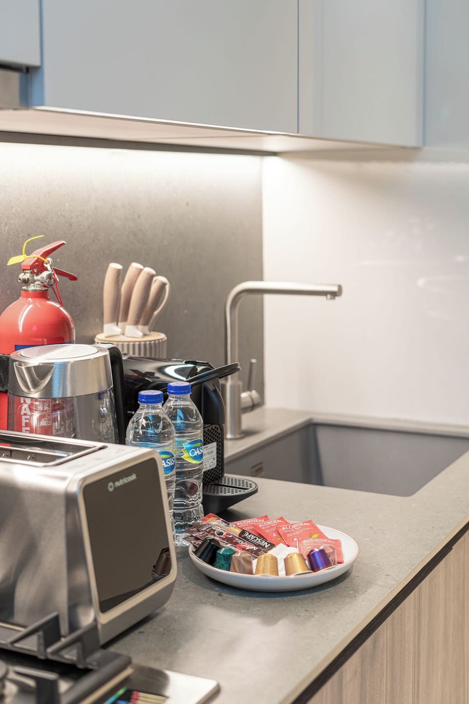 Exclusive Studio, Non Smoking, City View | Private kitchen | Full-size fridge, microwave, oven, stovetop