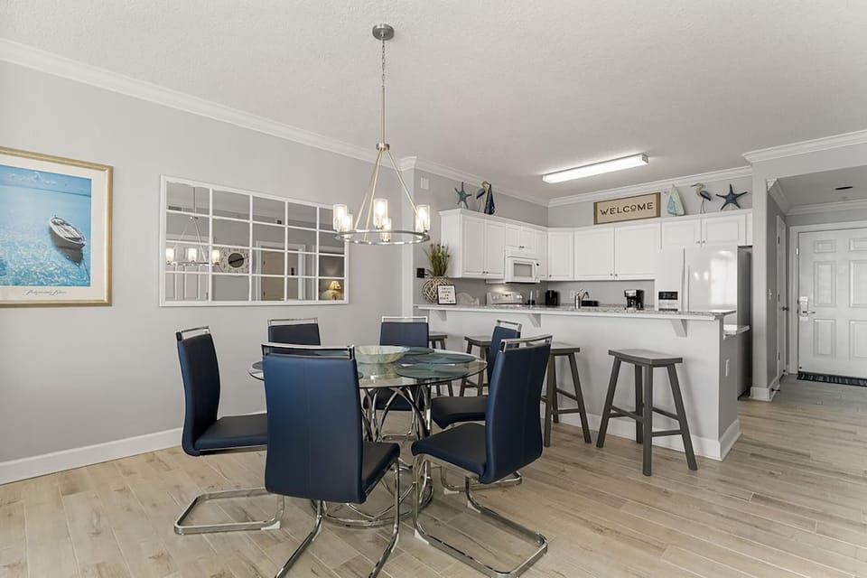 Condo, Multiple Beds (Emerald Isle 508) | Dining