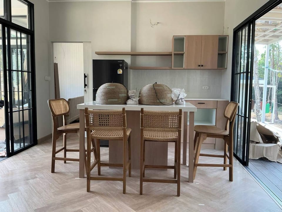Comfort Villa, River View | Living area
