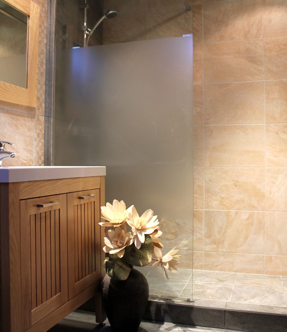 Family Suite (L'Orangerie) | Bathroom | Shower, hair dryer, towels