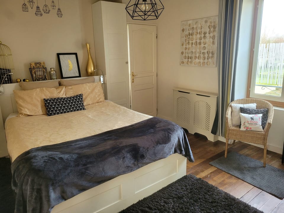 Double Room (Gold) | Individually decorated, desk, blackout drapes, soundproofing