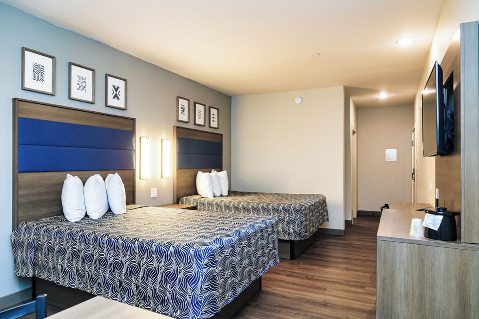Deluxe Double Room | Soundproofing, WiFi (free), bed sheets