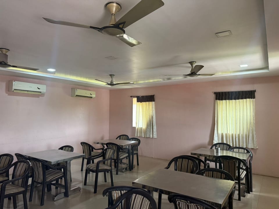 Executive Room | Dining