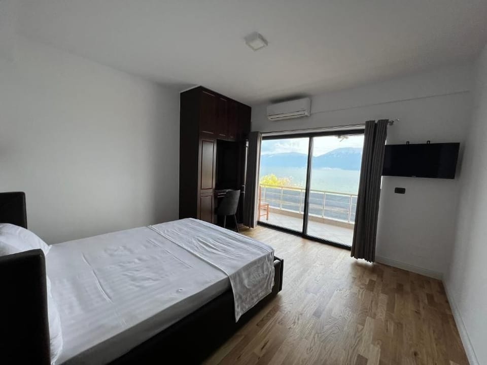 Deluxe Double Room, Balcony, Lake View